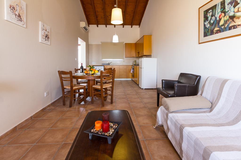 G&E Beach Apartments Polis Exterior foto